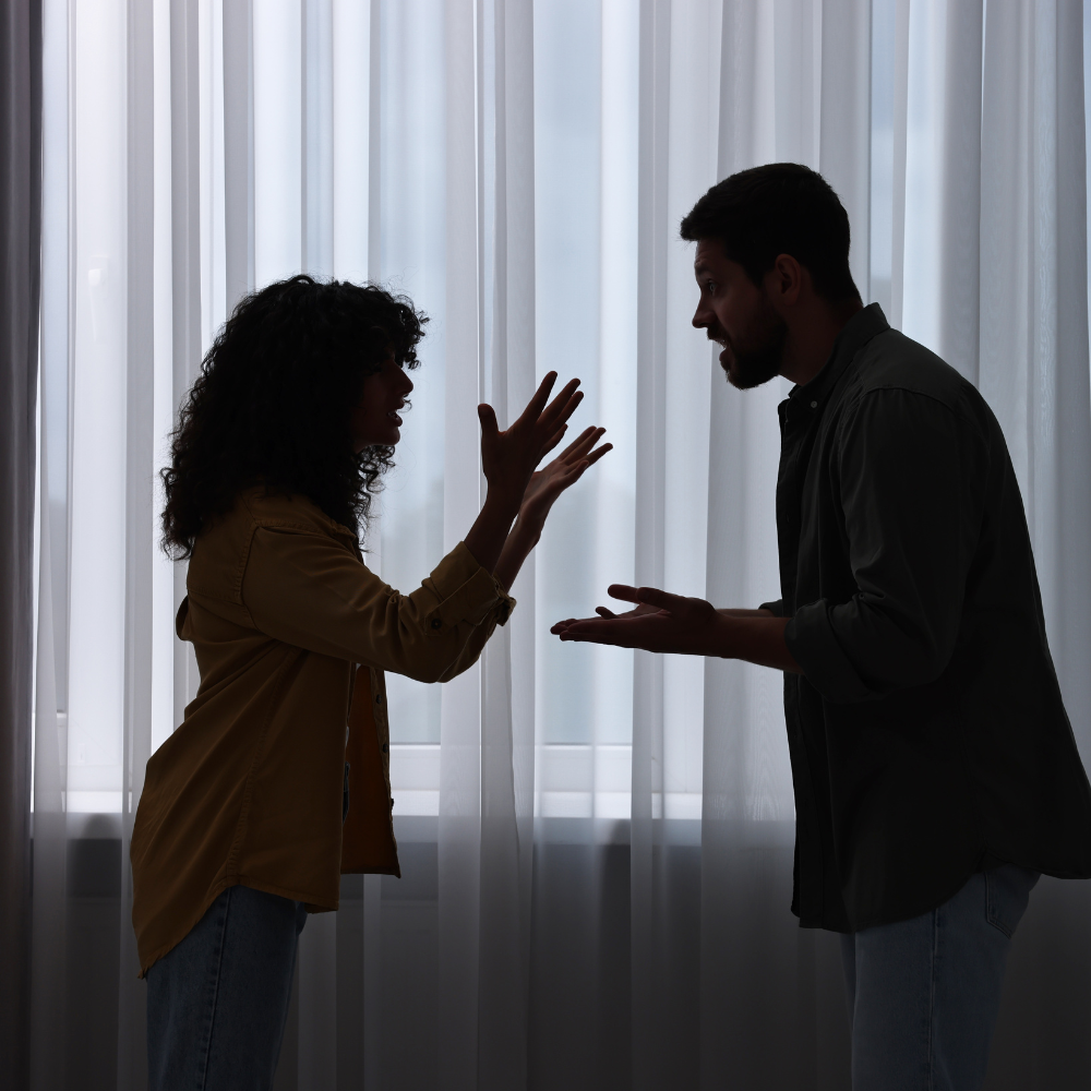 Early Signs of a Toxic Relationship – and How to Move On When You Don’t Want To