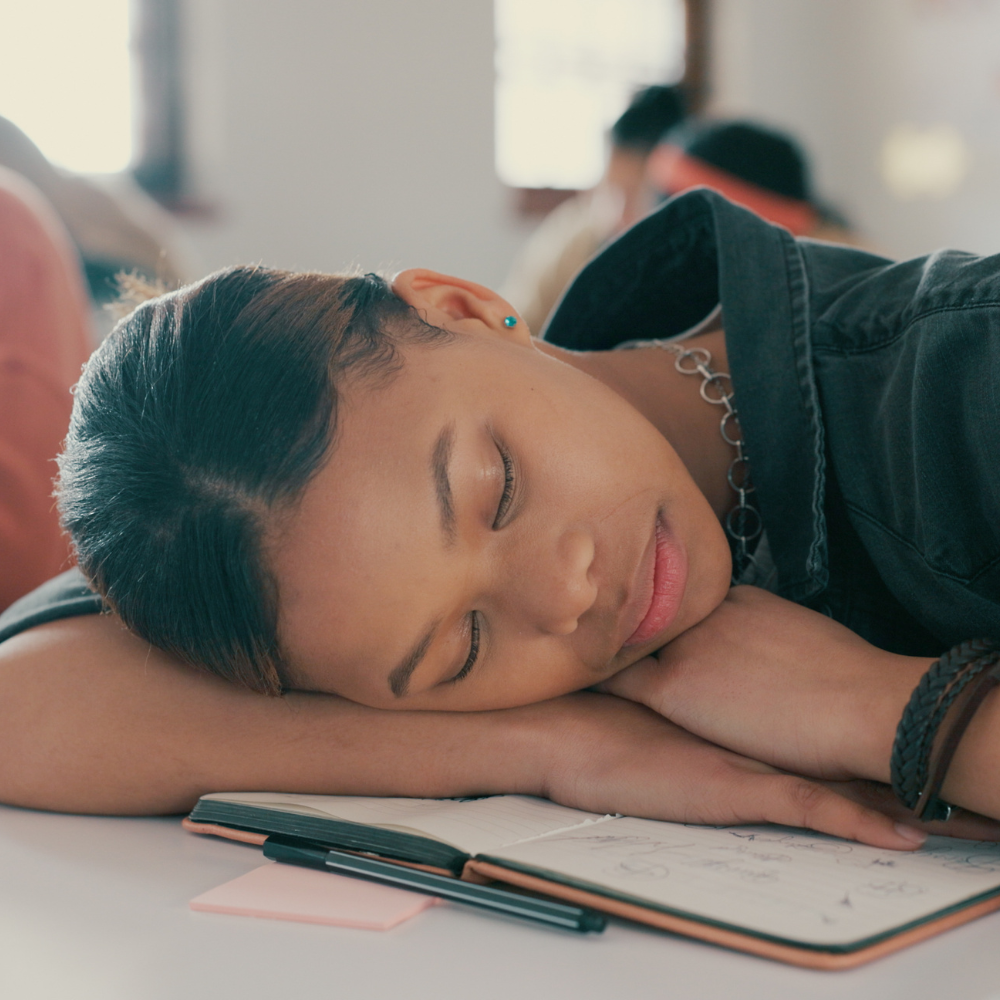 What are the signs of narcolepsy?